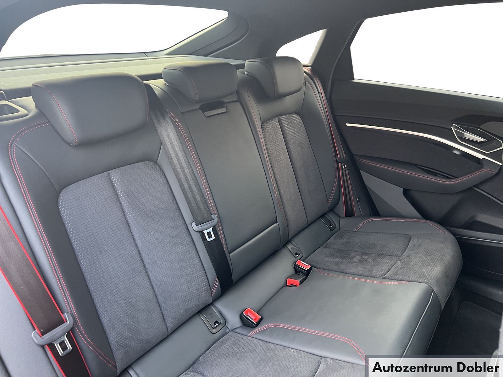 Audi Q8 e-tron - Bild 12
