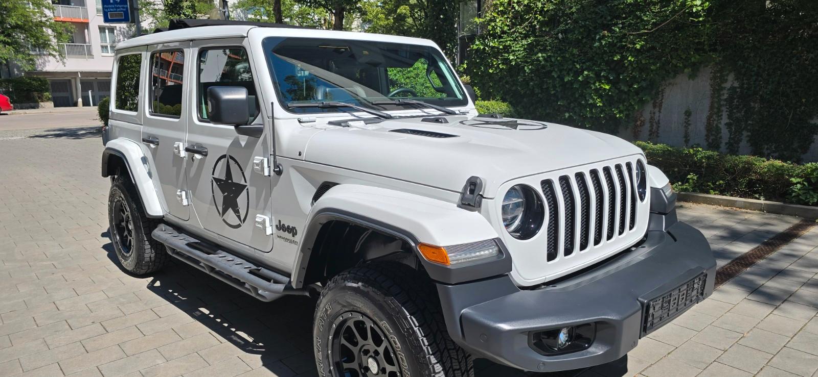 Jeep Wrangler Unlimited Sahara,SoftTopSkyOneTouch,A