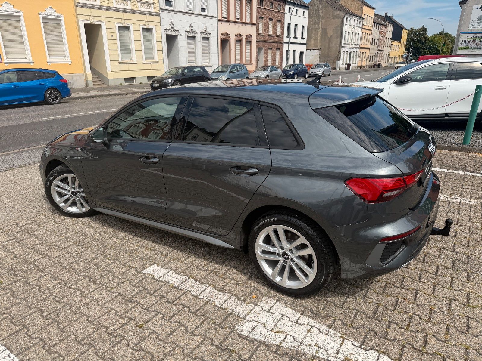 Fahrzeugabbildung Audi A3 Sportback 40 TFSI e S-LINE SPORTPAKET AHK LED