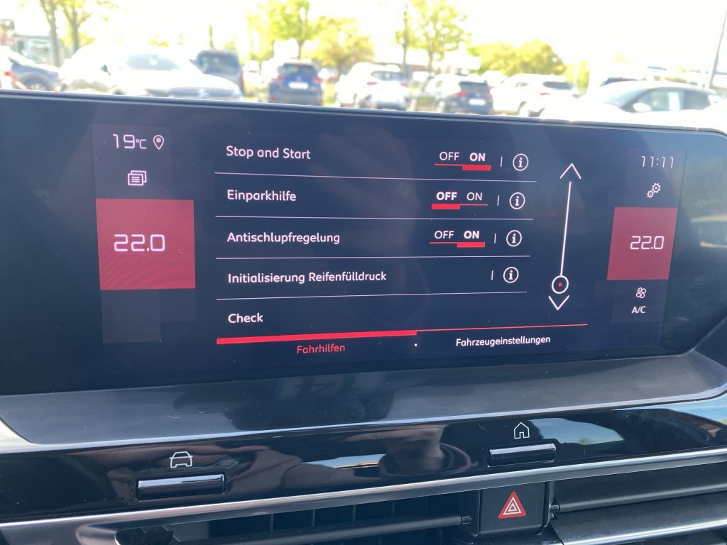 Fahrzeugabbildung Citroën C4 PureTech 130 *Automatik* SHINE *Park-Paket*
