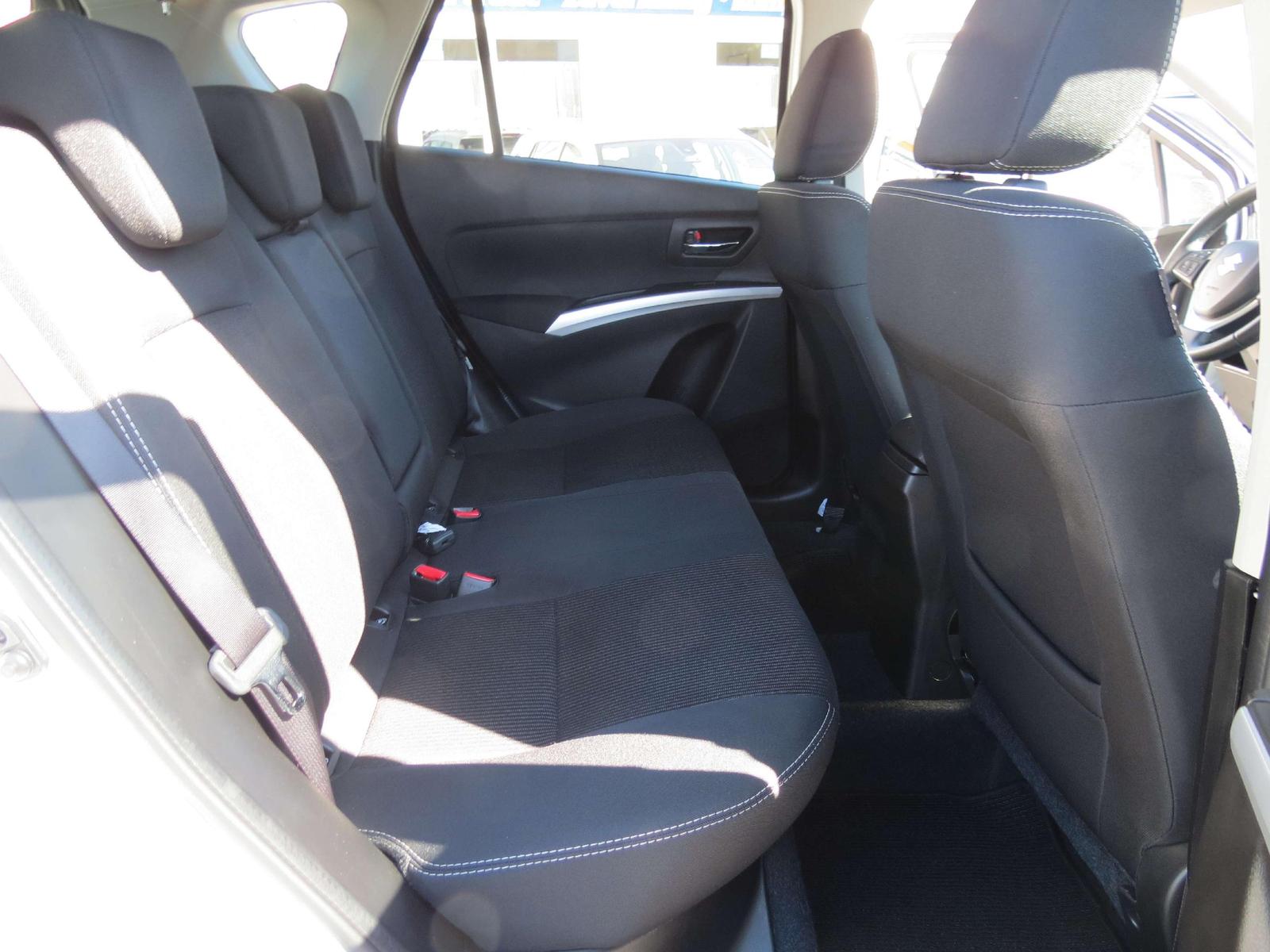 Suzuki SX4 S-Cross Club Automatik   Erst 43300  SR+WR  