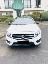 Mercedes-Benz GLA 220 - Mercedes-Benz 220 in Duisburg