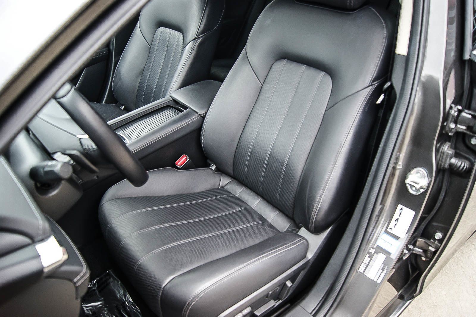 Fahrzeugabbildung Mazda 6 Kombi 22 SKYACTIV-D 184 Sports-Line LEDER BOSE