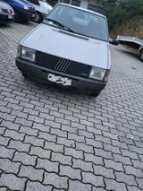 Fiat Uno - graue Fiat Uno
