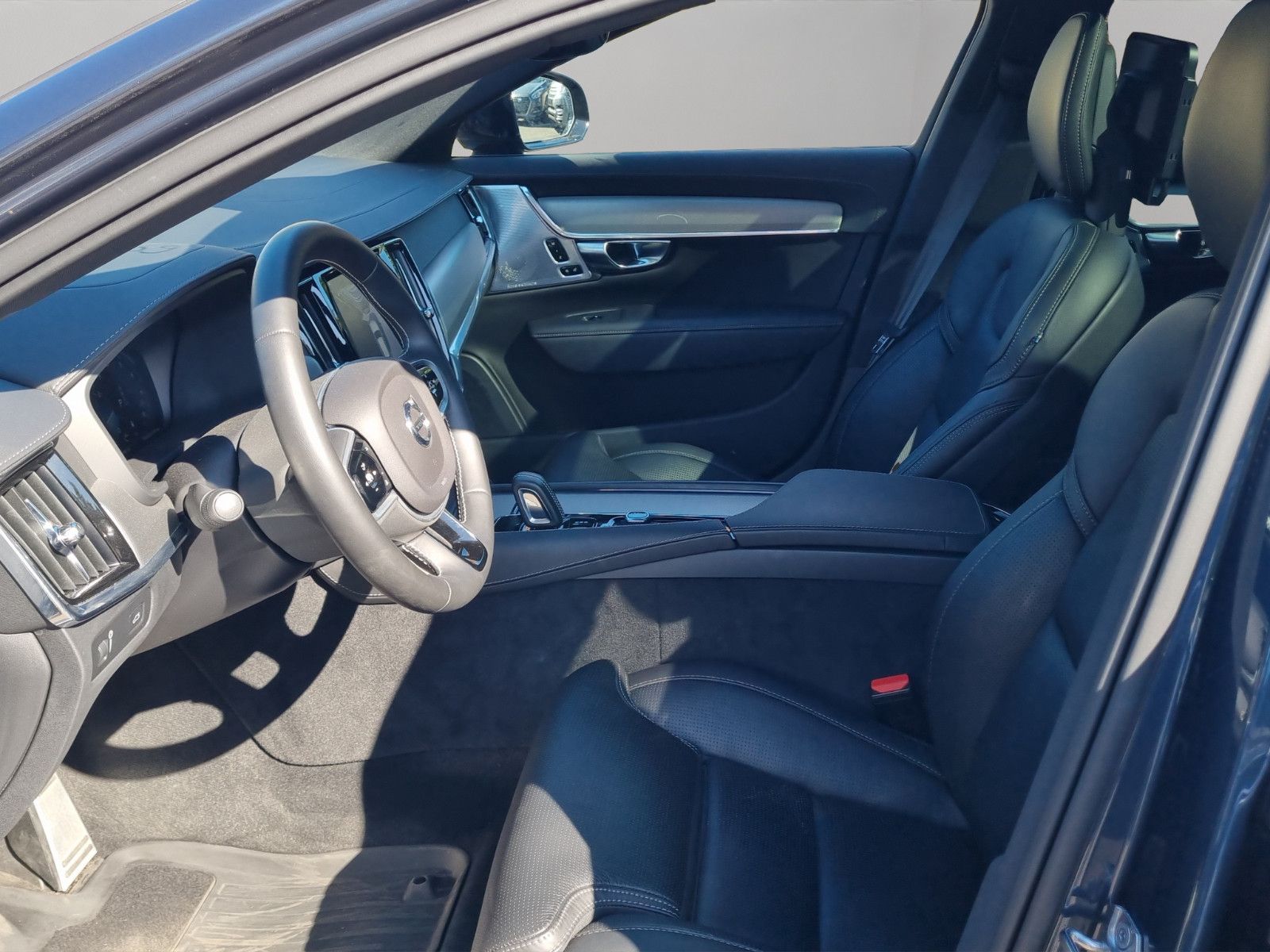 Volvo V90 B6 R-Design AWD XENIUM/PANO/WINTER PRO/4C/BW foto 9