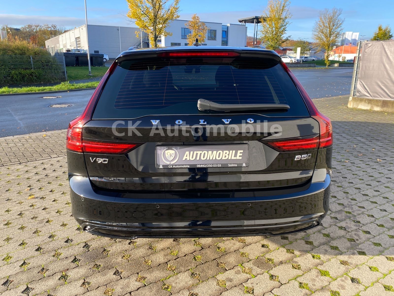 Fahrzeugabbildung Volvo V90 B5 Ultimate Dark AWD/BLIS/Pano/Head-Up/AHK