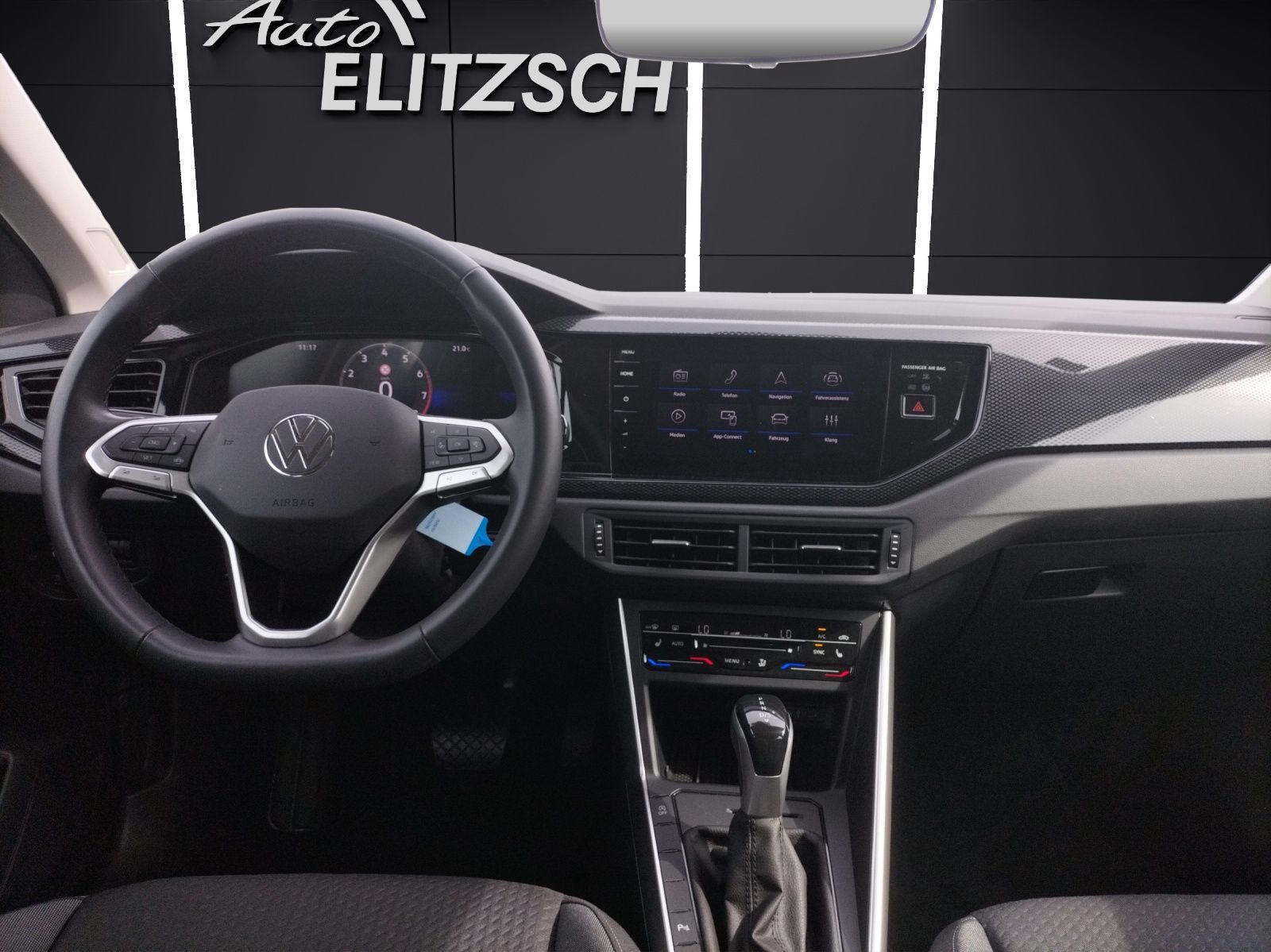 Fahrzeugabbildung Volkswagen Taigo TSI Life DSG LED Navi AID PDC SH LM