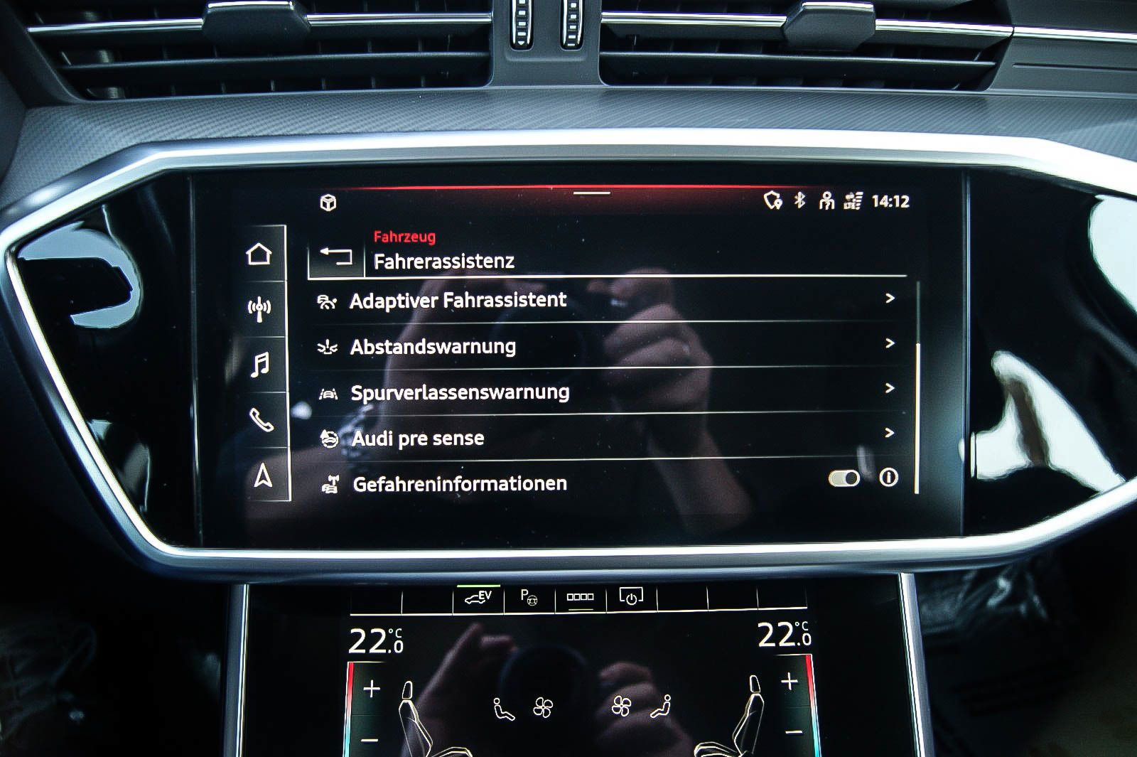 Fahrzeugabbildung Audi A6 Avant 50 TFSI e quattro S-LINE MATRIX ANHZV