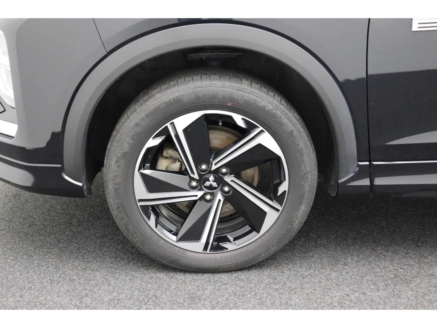 Fahrzeugabbildung Mitsubishi Eclipse Cross Top Hybrid 4WD ACC Pano Schiebedac