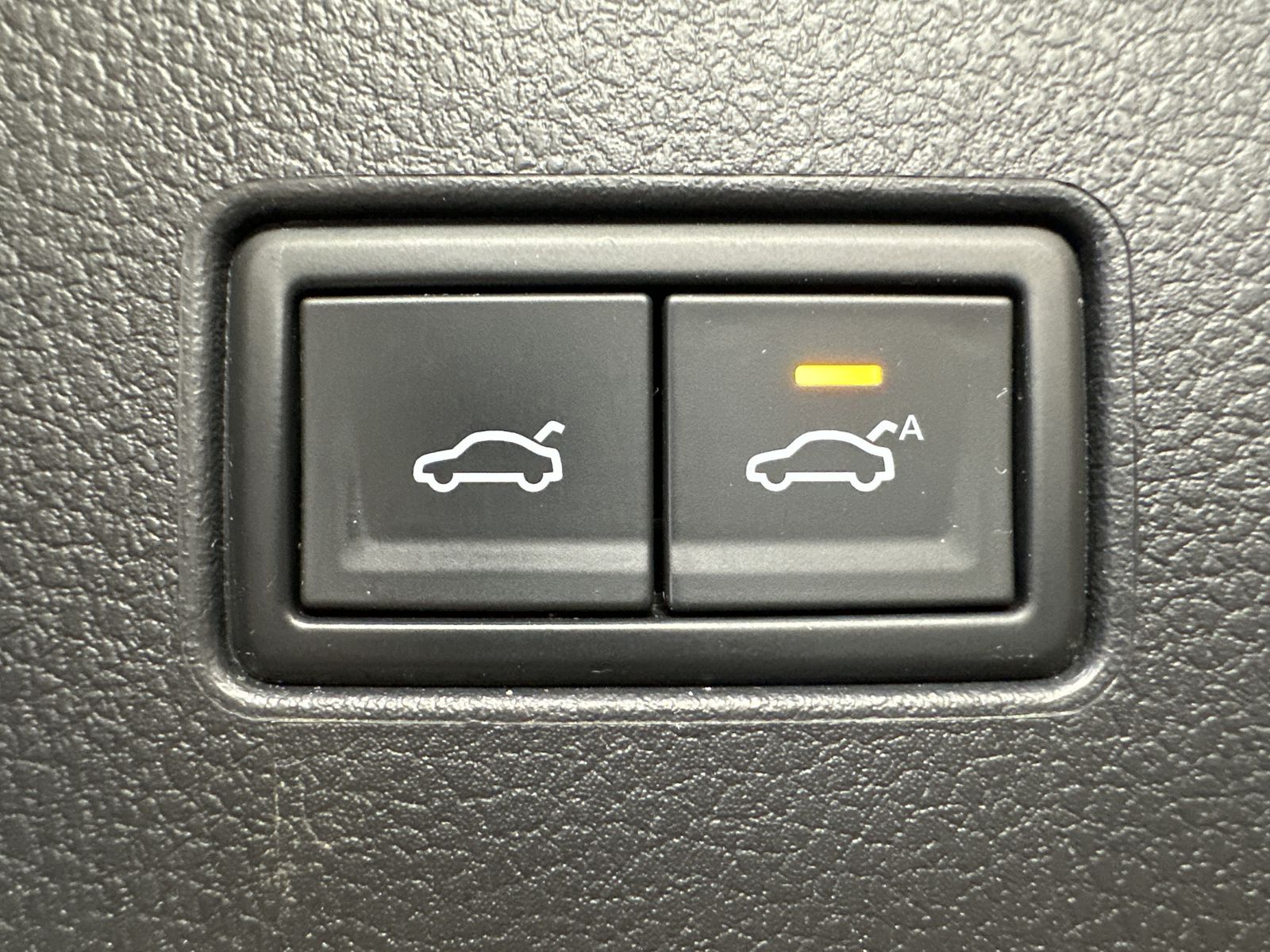 Fahrzeugabbildung Volkswagen Passat GTE Hybrid NAV+LED+KAM+AHK+1HAND+17ZO+PP