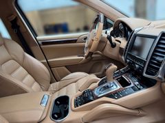 PORSCHE Cayenne Turbo PORSCHE Cayenne Turbo