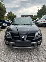 Mitsubishi Outlander 2.4 Sport 4WDAutomatik'Leder'Ponorama - Mitsubishi Outlander Sport mit Benzin-Antrieb