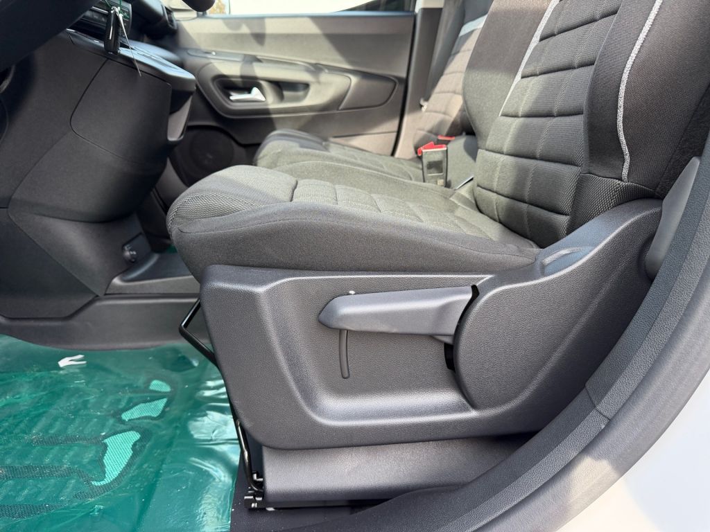 Fahrzeugabbildung Citroën Berlingo 1.5 Diesel 130 M EAT8 XTR