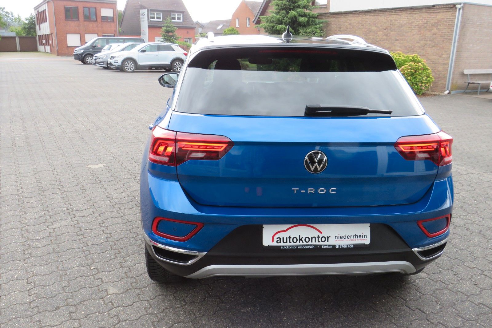 Fahrzeugabbildung Volkswagen T-Roc Style ACC APP MASSAGE SITZH. 17`KAMERA 1.H