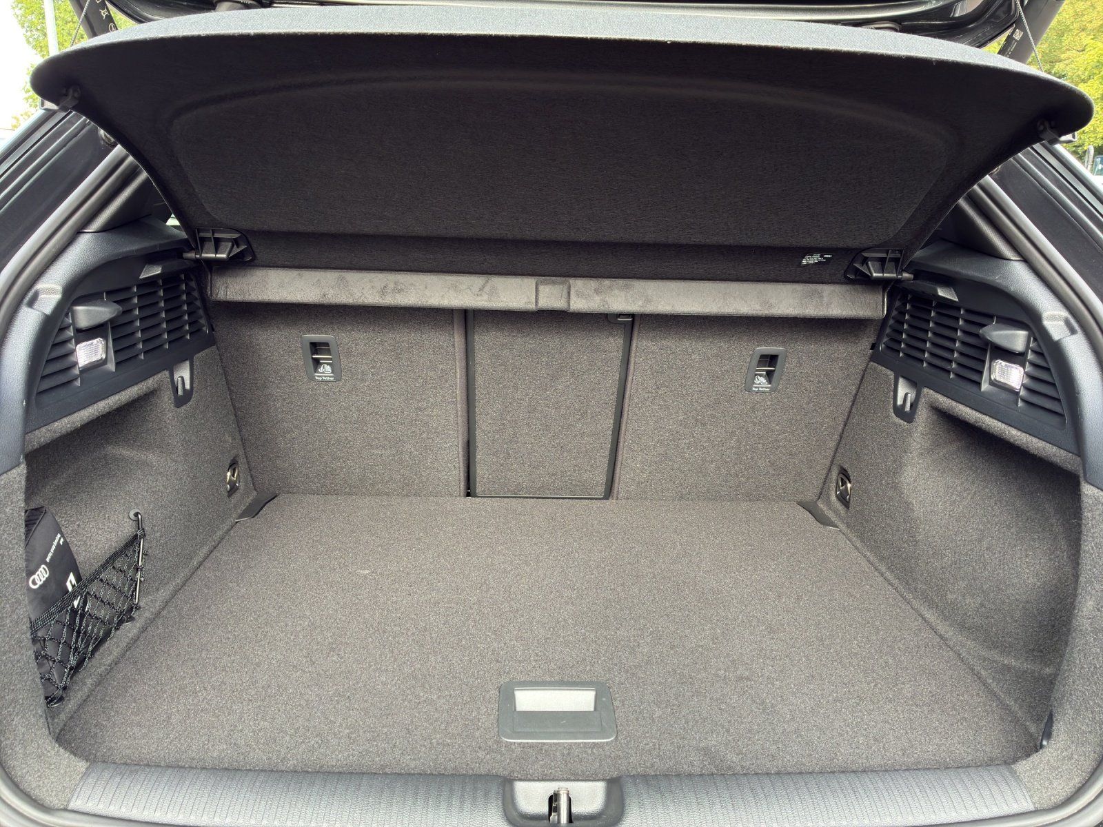 Fahrzeugabbildung Audi Q2 35 1.5 TFSI S-Line AHK,Kamera,LED,Leder,Navi