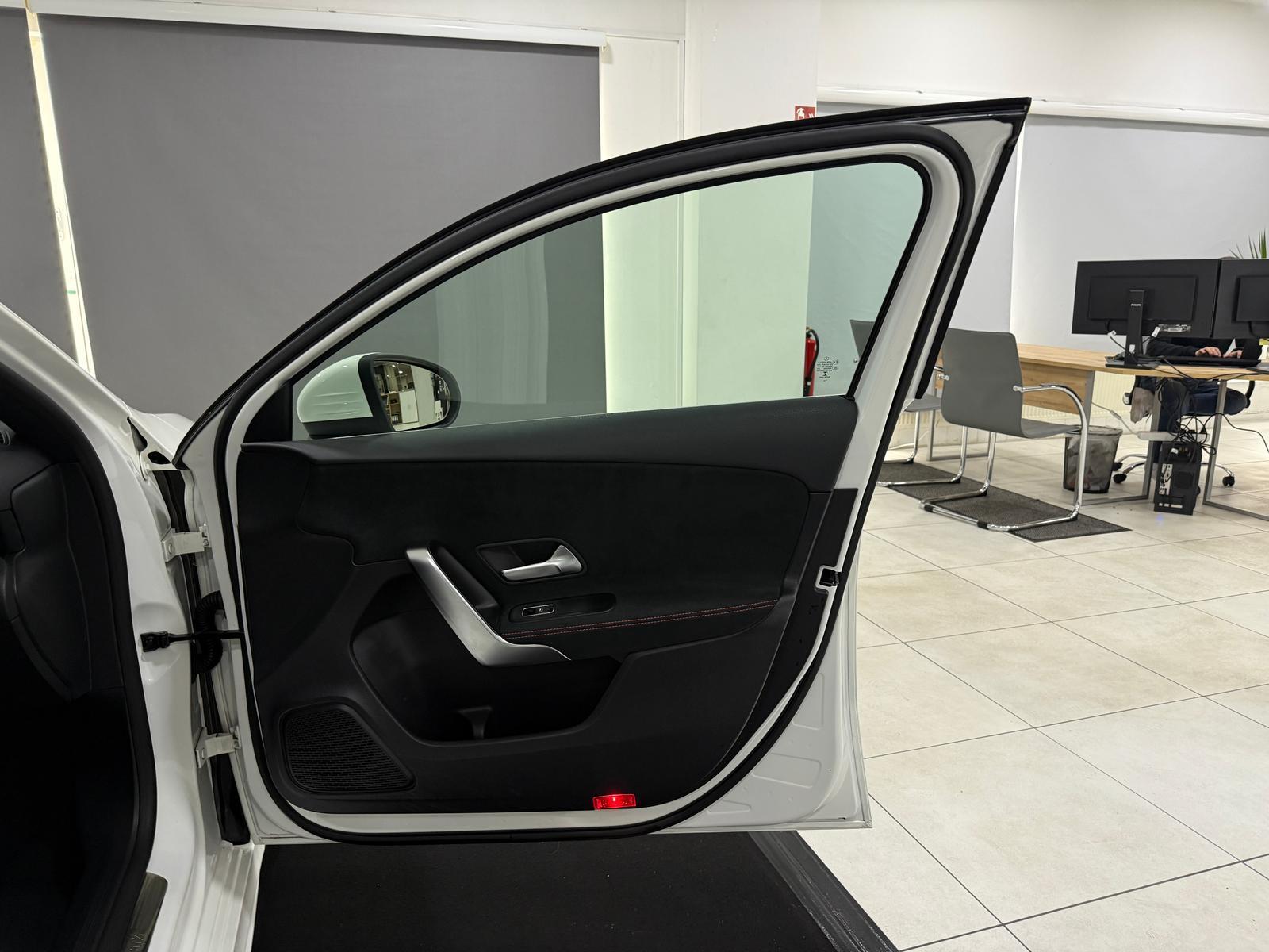 Mercedes-Benz A 180 7G AMG-LINE*WIDESCREEN*KAMERA*LED*SPUR*