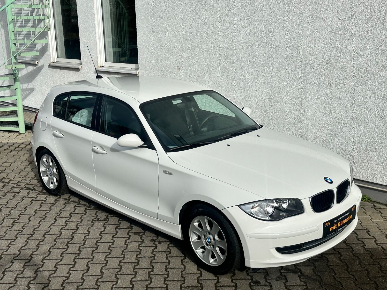 BMW 118 Limousine *1.Hand *Automatik *Orig.18.000Km foto 2