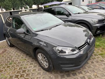 Volkswagen Golf - 1