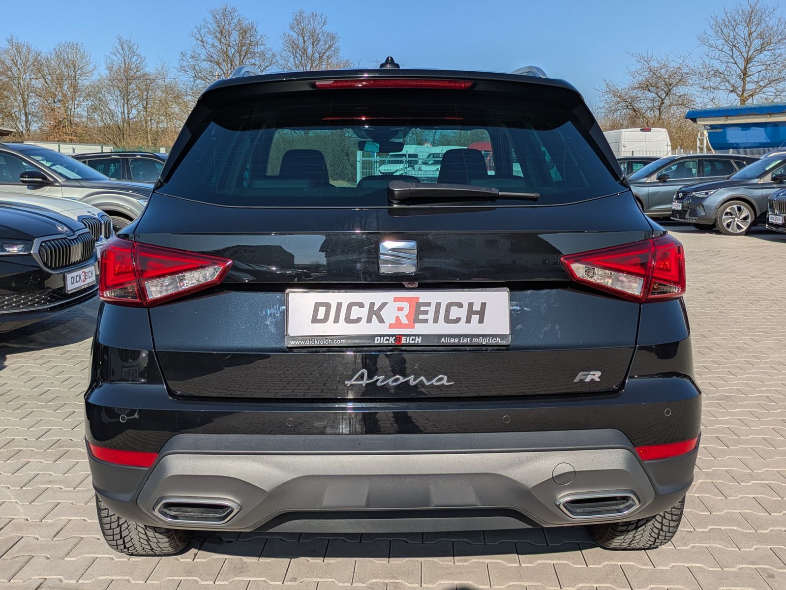 Fahrzeugabbildung SEAT Arona 1.5 TSI FR DSG AHK*ACC*LED*APP*DAB*KAMERA