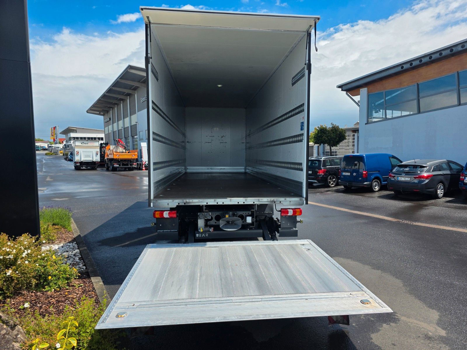 Fahrzeugabbildung Mercedes-Benz Actros 1833 L Retarder 2x Bett LBW Bär 1.500kg