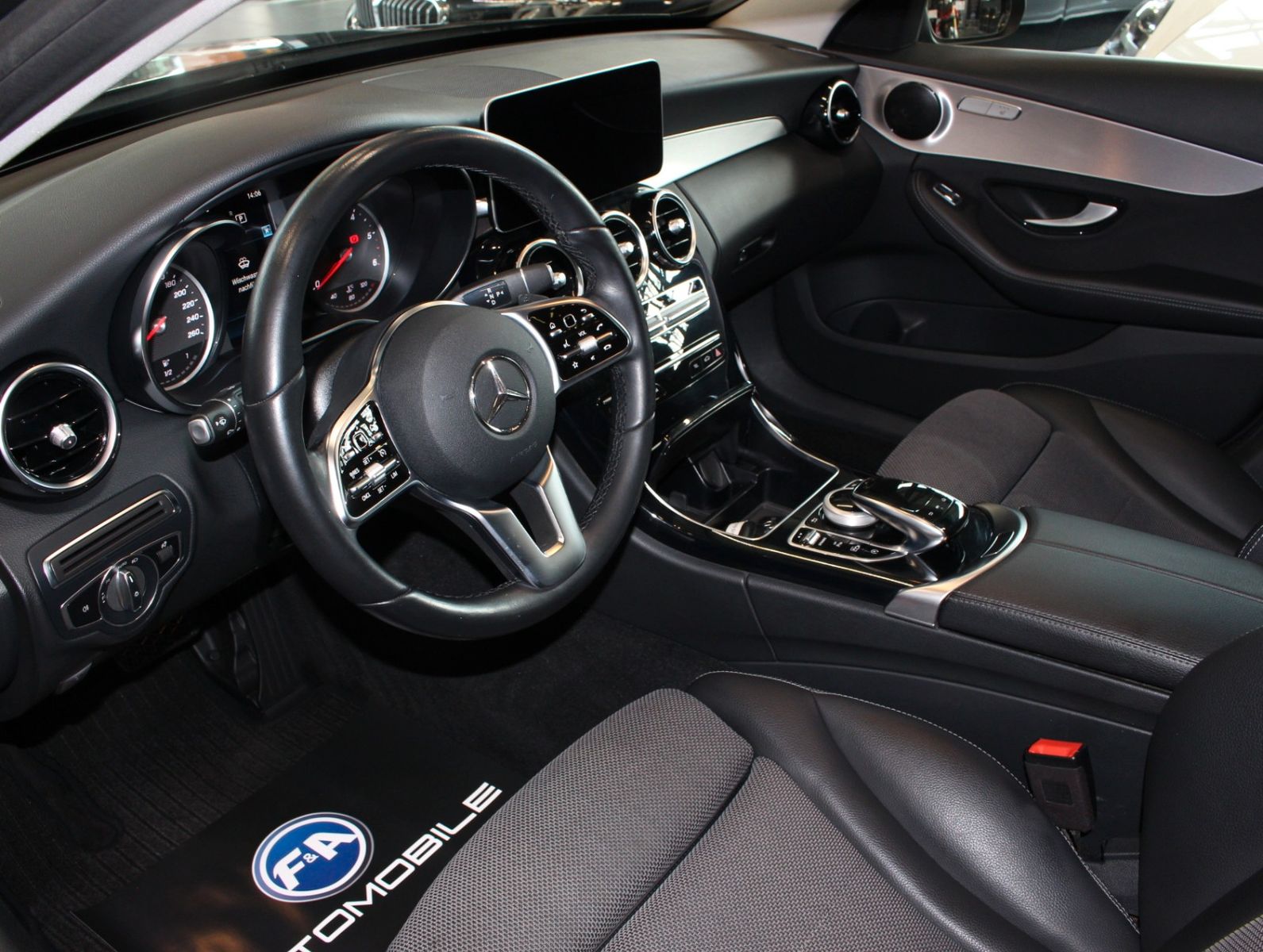 Fahrzeugabbildung Mercedes-Benz C 200 d T Avantgarde*Ambiente*Apple CarPlay