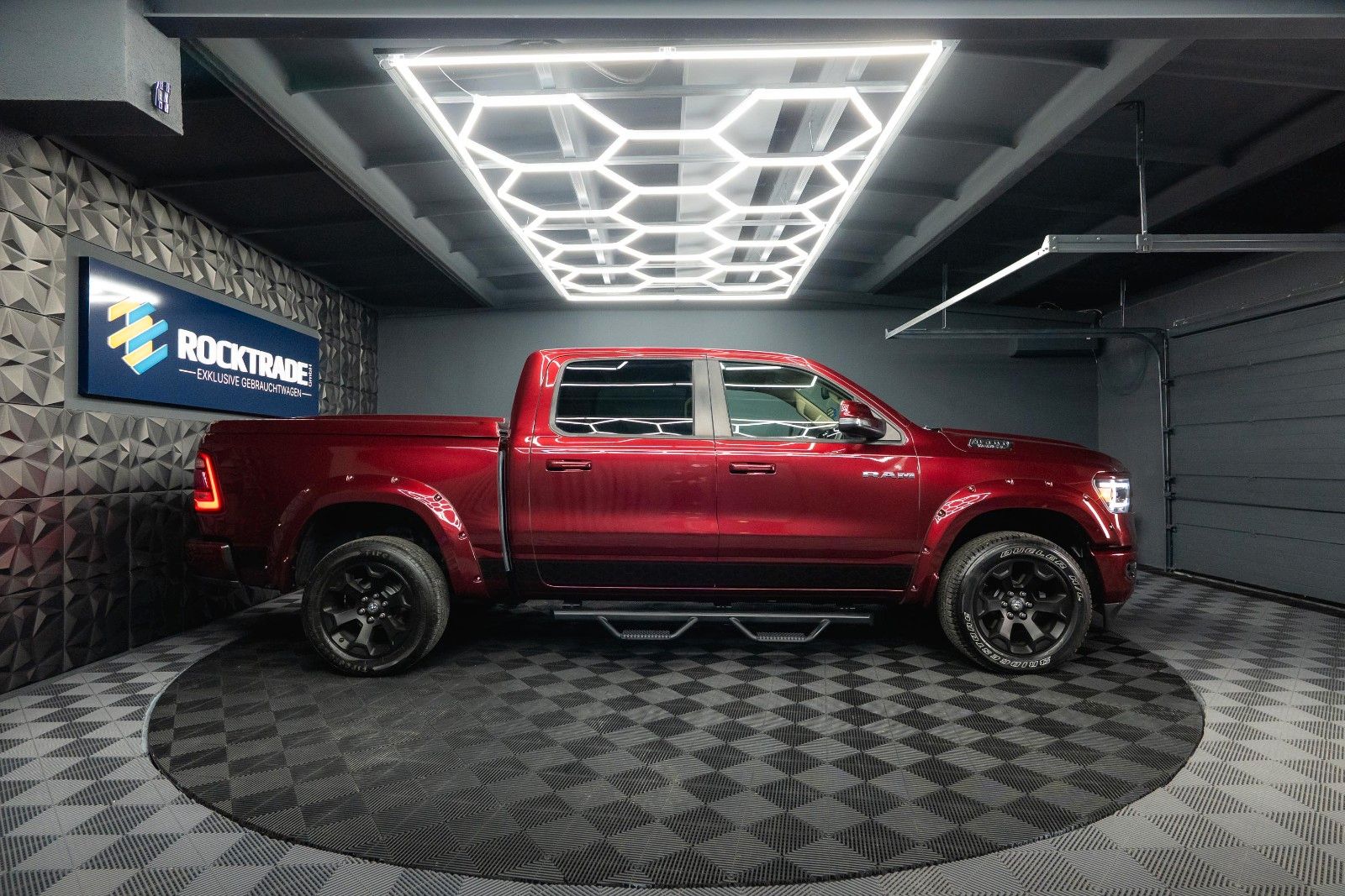 Fahrzeugabbildung Dodge RAM 5.7 V8 HEMI 4x4 OFFROAD Night AXLE LOCK 19%