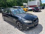 BMW 320i Touring *Automatik*Xenon* - BMW 320 aus 2009: Kombi