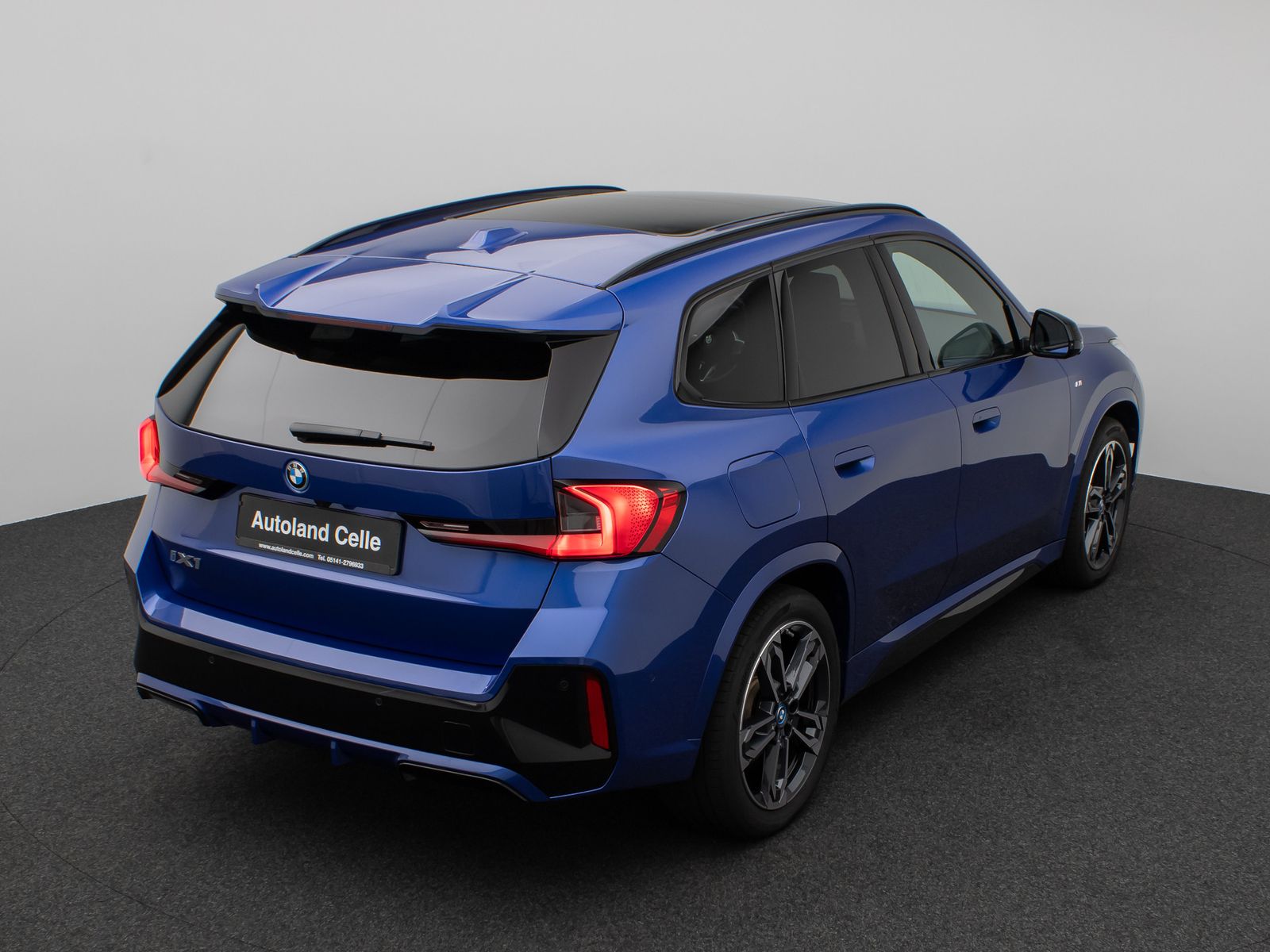 Fahrzeugabbildung BMW iX1 xD30 M Sport Pro Panorama 360°HUD DAB H/K