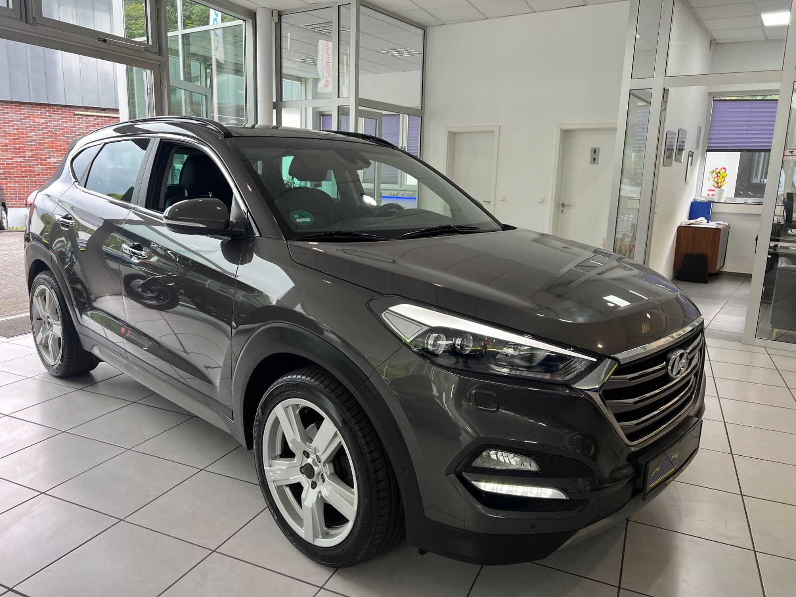 Fahrzeugabbildung Hyundai Tucson Premium 4WD *SITZBELÜFTUNG*4xSITZHEIZUNG*