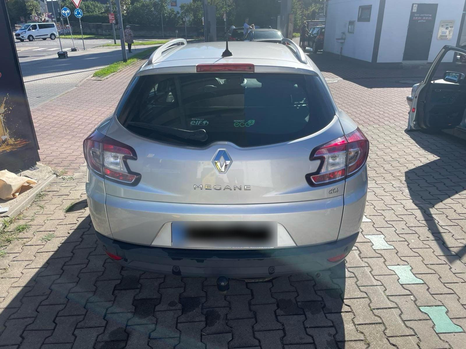 Renault Megane 2011 — photo 10