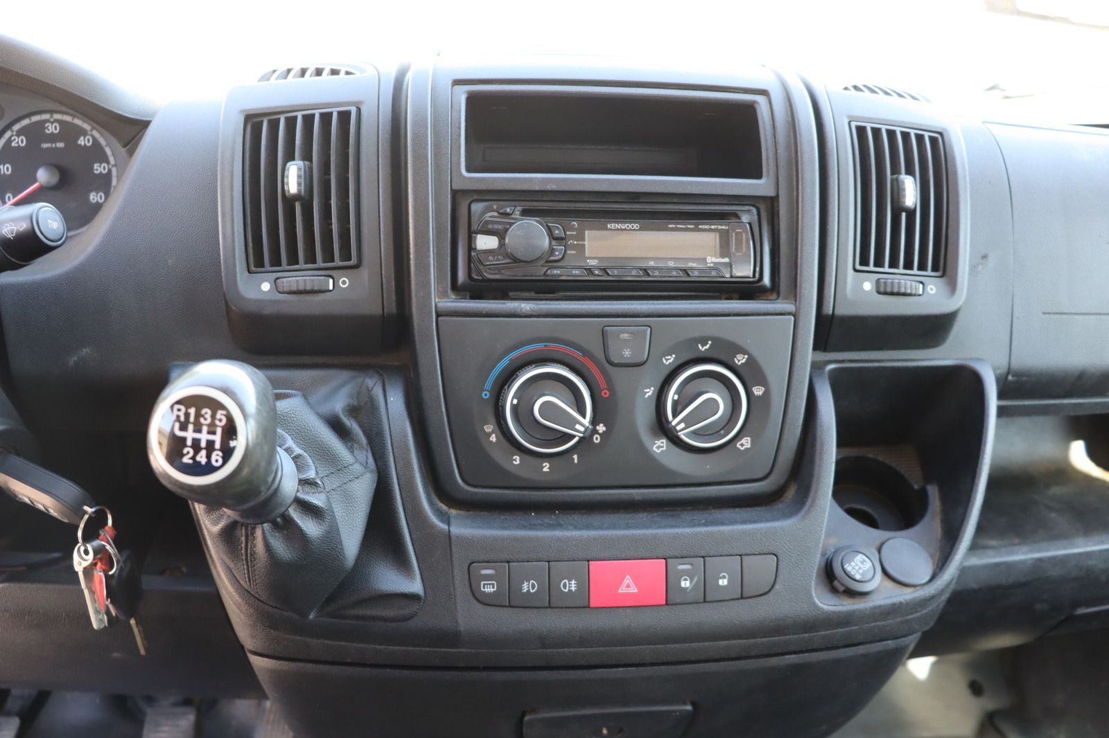Fahrzeugabbildung Fiat Ducato 2.2 HDi  Pritsche lang * HU/AU neu