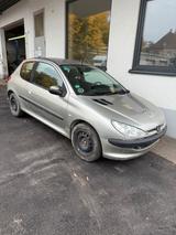 Peugeot 206 1,4 Klimaautomatik - Peugeot 206 aus 2005: 1.4