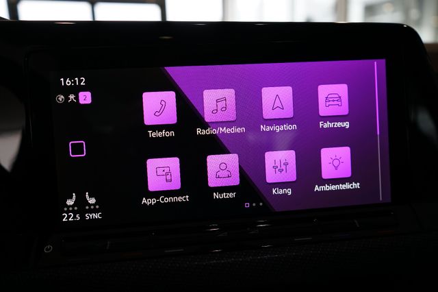 Volkswagen Golf 2.0 TDI R-Line | Pano | Matrix | Navi | ACC Volkswagen Golf 2.0 TDI R-Line | Pano | Matrix | Navi | ACC