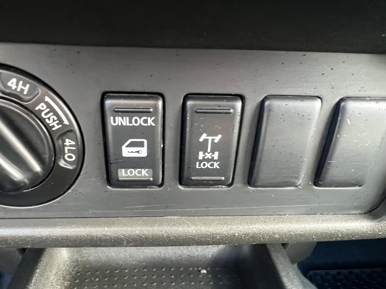 NISSAN NAVARA PICKUP KINGCAB COMFORT 4X4 KLIMA 150000KM | 174 ch | BVM | VOLANT EN CUIR