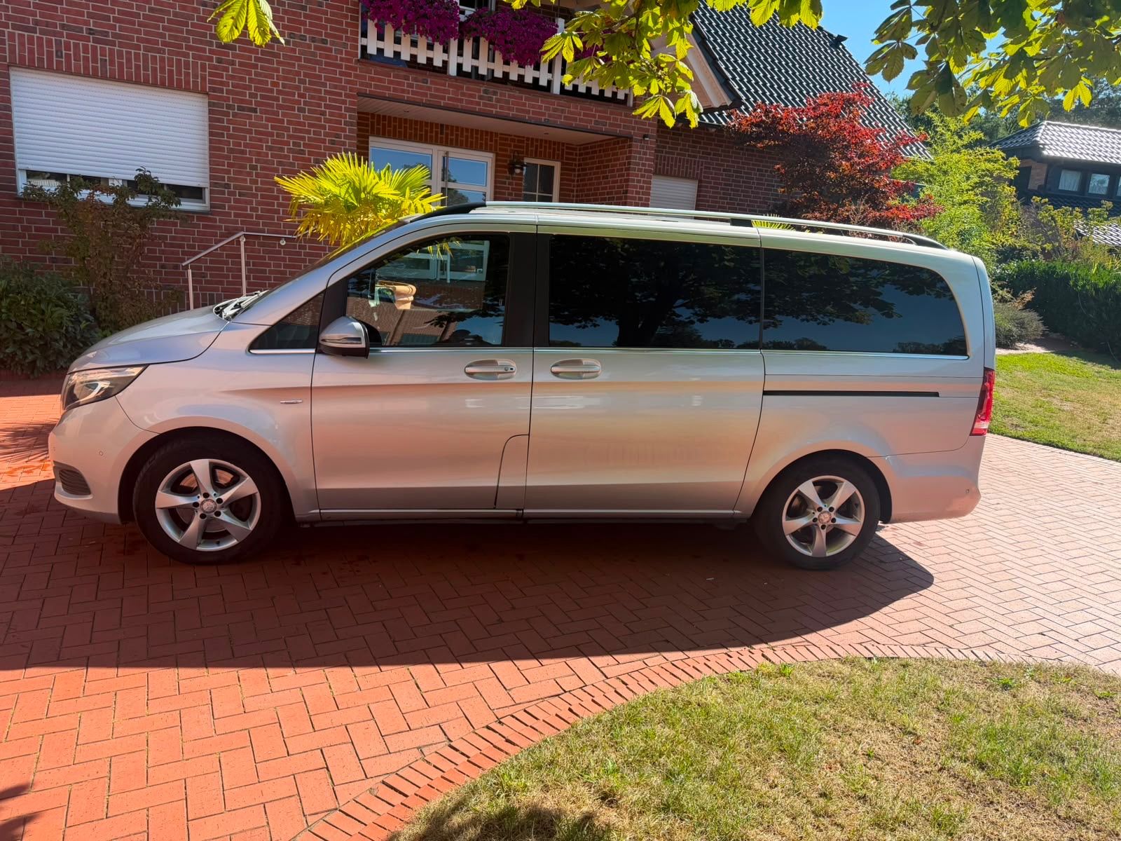 Mercedes V 220 - 1
