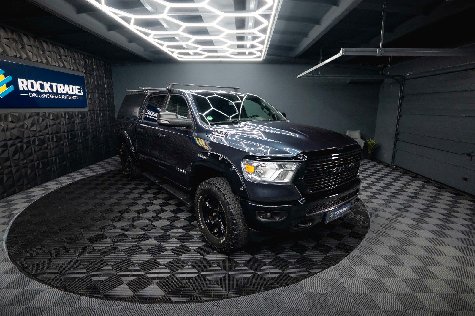 Fahrzeugabbildung Dodge RAM 5.7 V8 HEMI 4x4 Offroad Night  LPG Hardtop