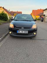 Ford Fiesat - Ford Fiesta aus 2005 mit Diesel-Antrieb