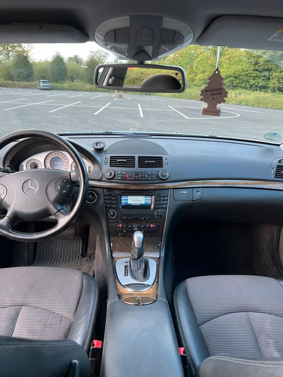 Mercedes-Benz E280 2004 — photo 14