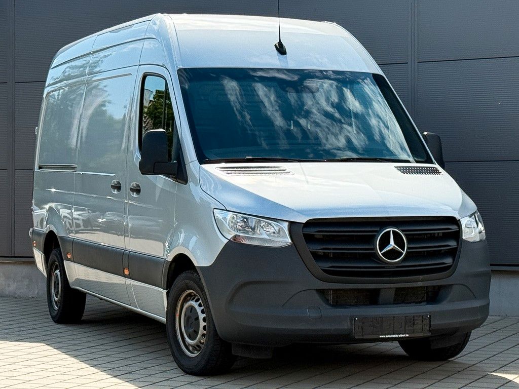 Image of Mercedes-Benz Sprinter