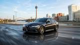 Alfa Romeo Giulia Quadrifoglio Oro Akrapovic/Kohlefaserdach - Alfa Romeo Giulia in Duisburg