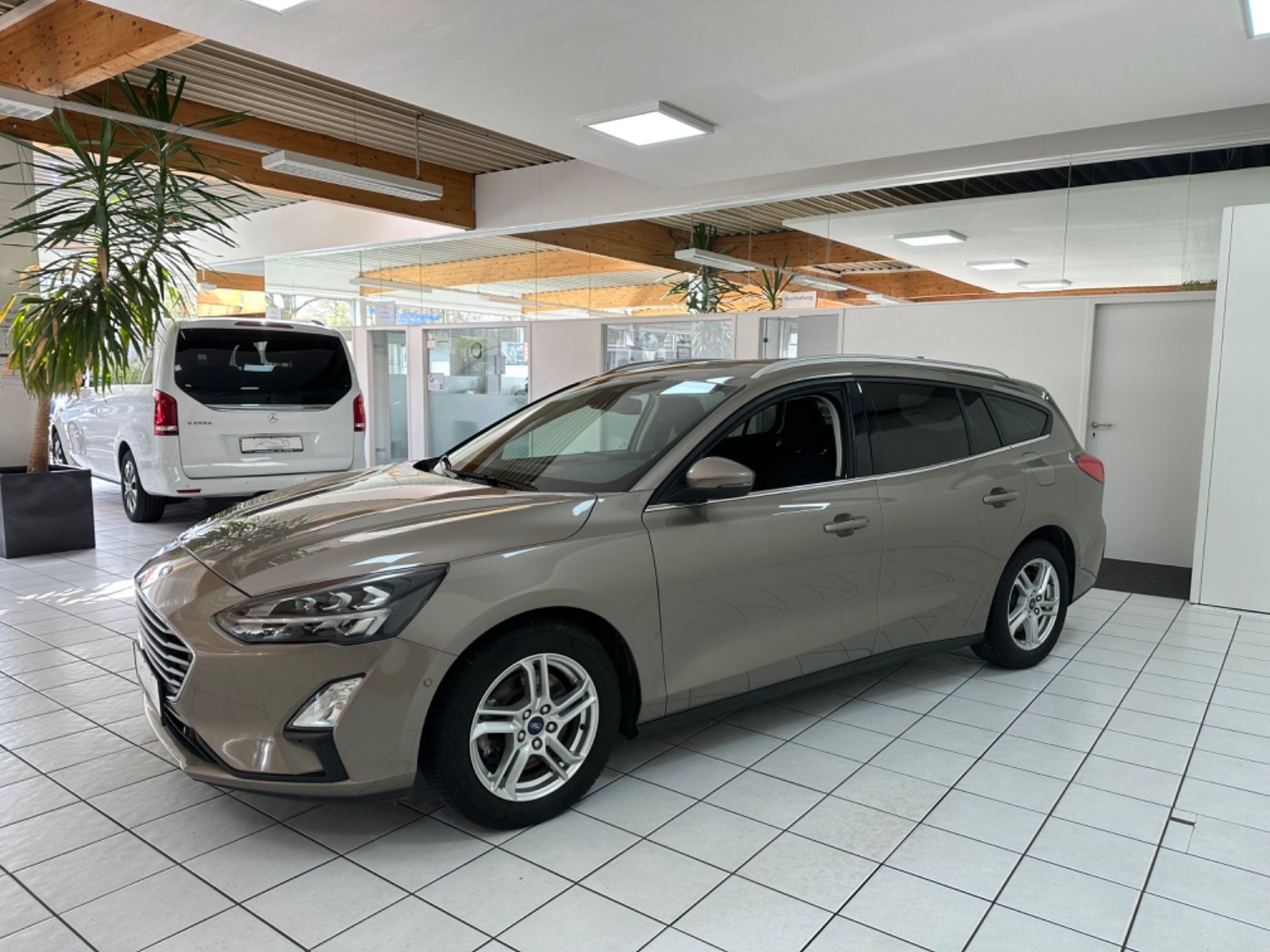 Fahrzeugabbildung Ford Focus Turnier Cool & Connect