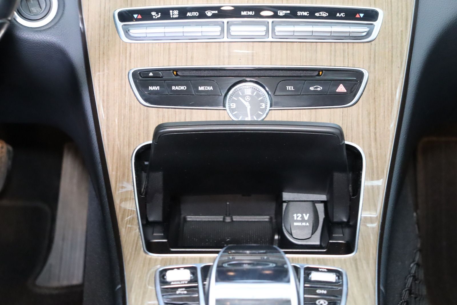Fahrzeugabbildung Mercedes-Benz C 180 CGI Exclusive * Navi * Sitzhzg * TOP