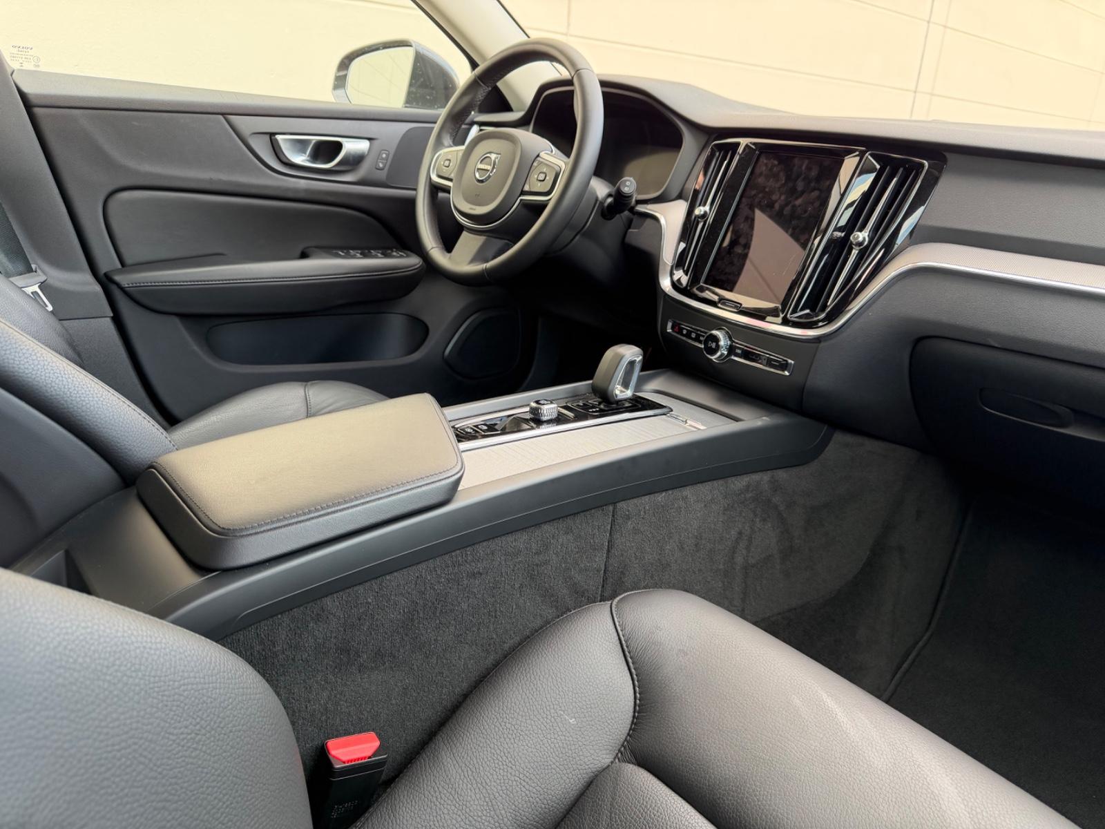 Volvo V60 B3 Automatik LEDER+NAVI+LED+AHK+CAM, миниатюра 5