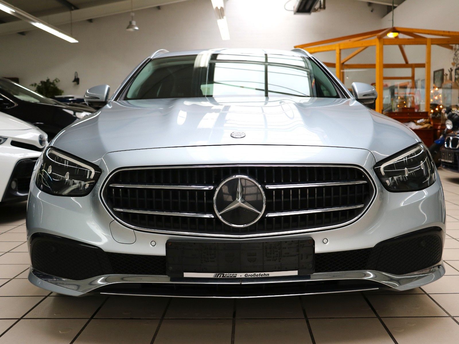 Mercedes-Benz E 200 D T-Modell Automatik foto 2