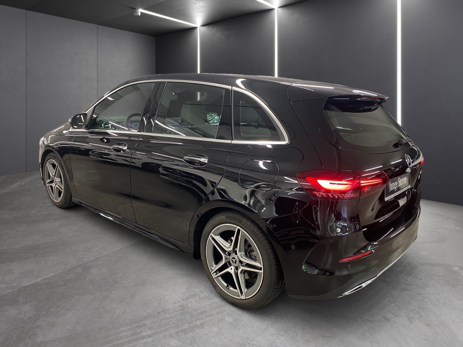 Fahrzeugabbildung Mercedes-Benz B 200 AMG*Totwinkel*LED*Kamera*CarPlay*EasyPack*