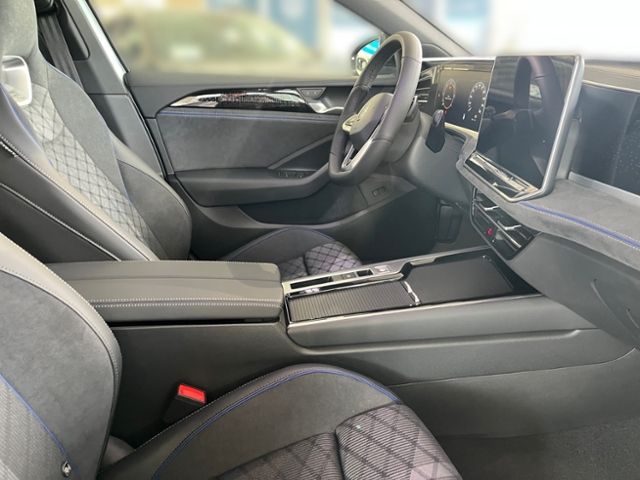 Fahrzeugabbildung Volkswagen Passat 2.0 TDI DSG R-LINE AHK STDHZG