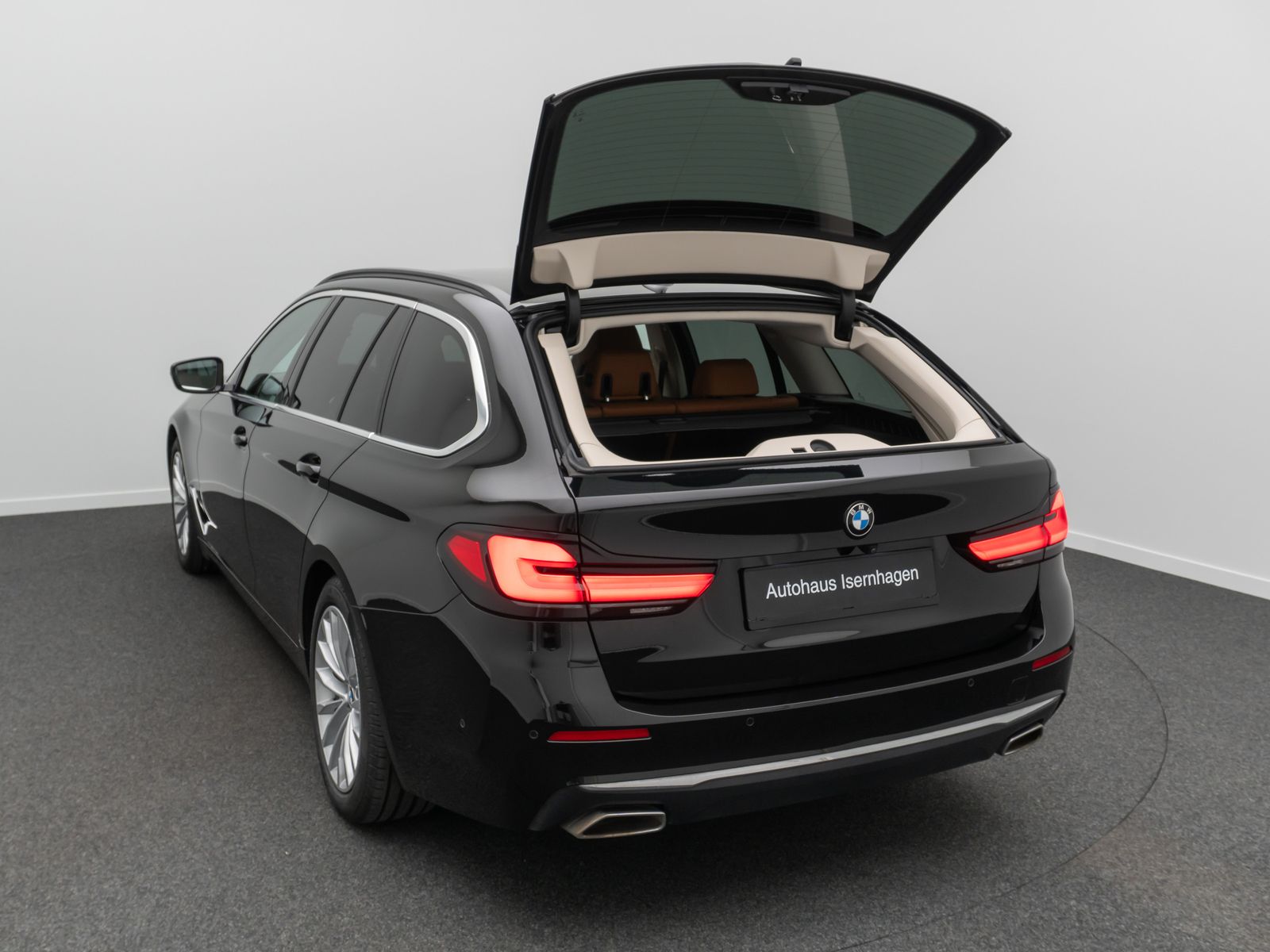 Fahrzeugabbildung BMW 520d xD Luxury Line Kamera DAB HUD Alarm Sport