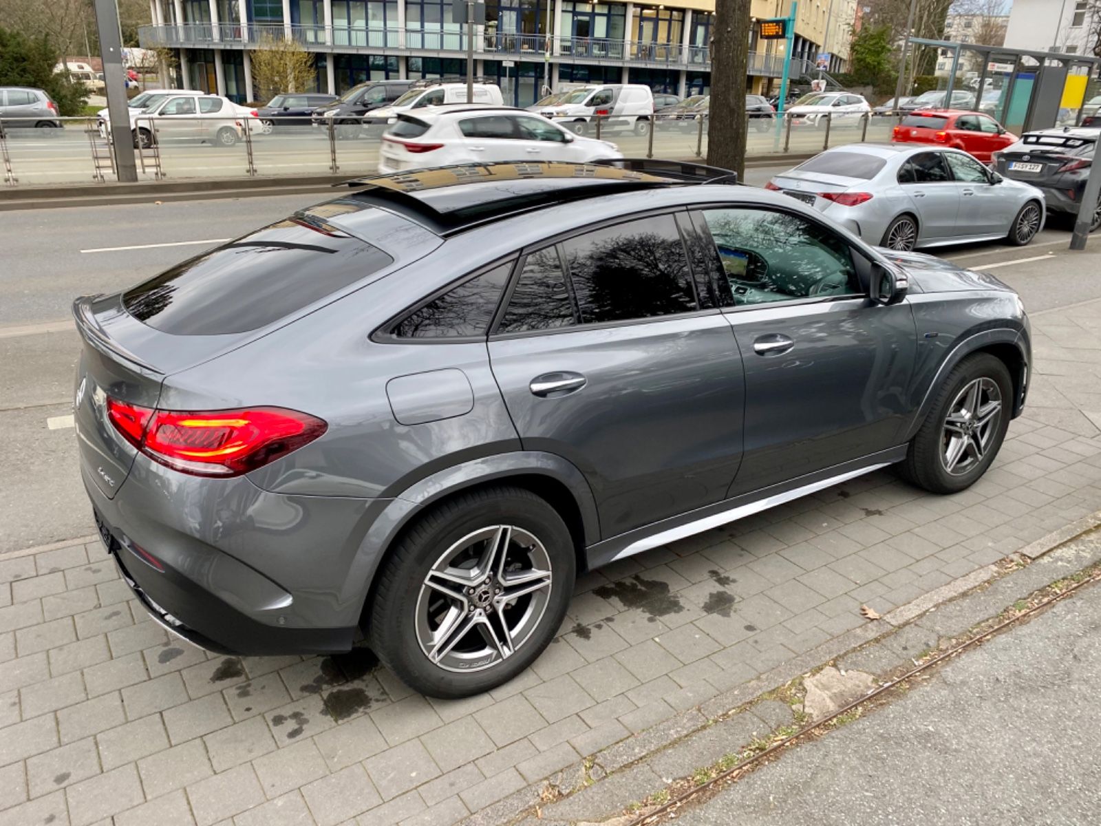 MERCEDES-BENZ GLE350e *AMG*Pano*HUD*Distr*Keyless*AHK*TV* 360°