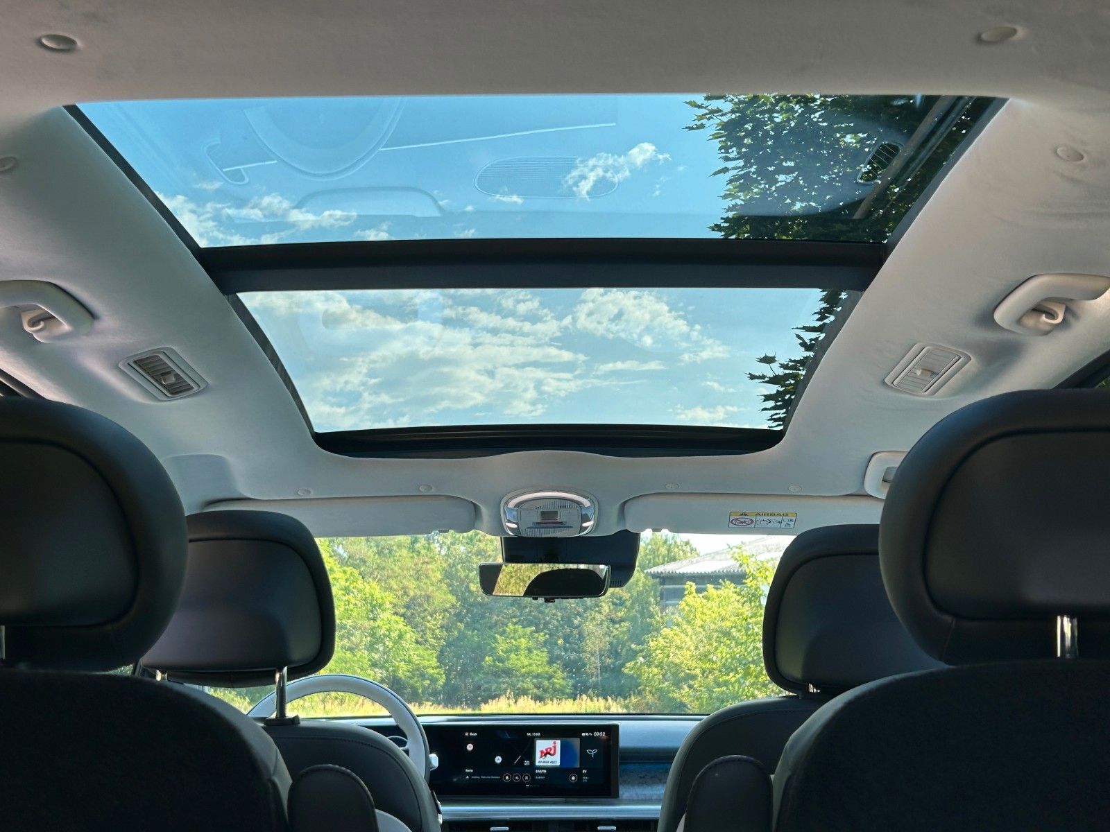 Fahrzeugabbildung Hyundai IONIQ 9 UNIQ 226kW *RW600KM*Pano*6Si*Relax*HeUp*