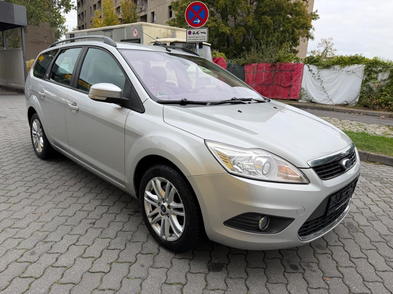 Ford Focus 2008 — interior
